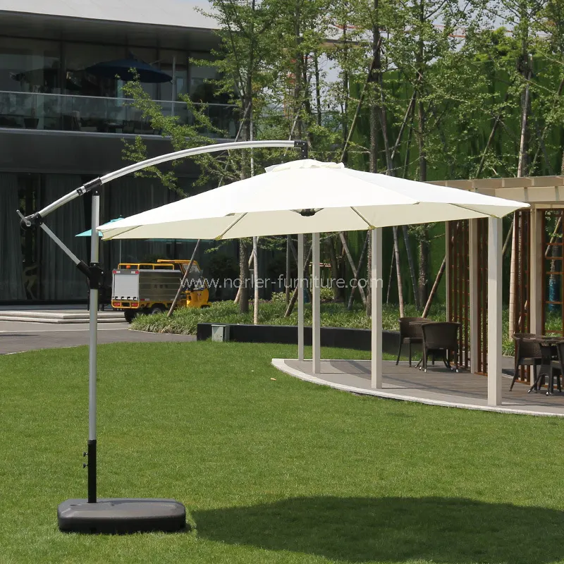 Norler's All-Aluminum Brushed Banana Parasol သည် ပြင်ပလူနေမှုဘဝအတွက် အကောင်းဆုံးအရိပ်ဖြေရှင်းချက်ဖြစ်လာစေသနည်း။