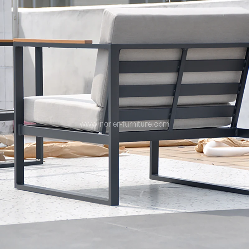 ပြင်ပလူမီနီယမ်ဘောင် Teak Woung Wood Armrest Sectional Sofa