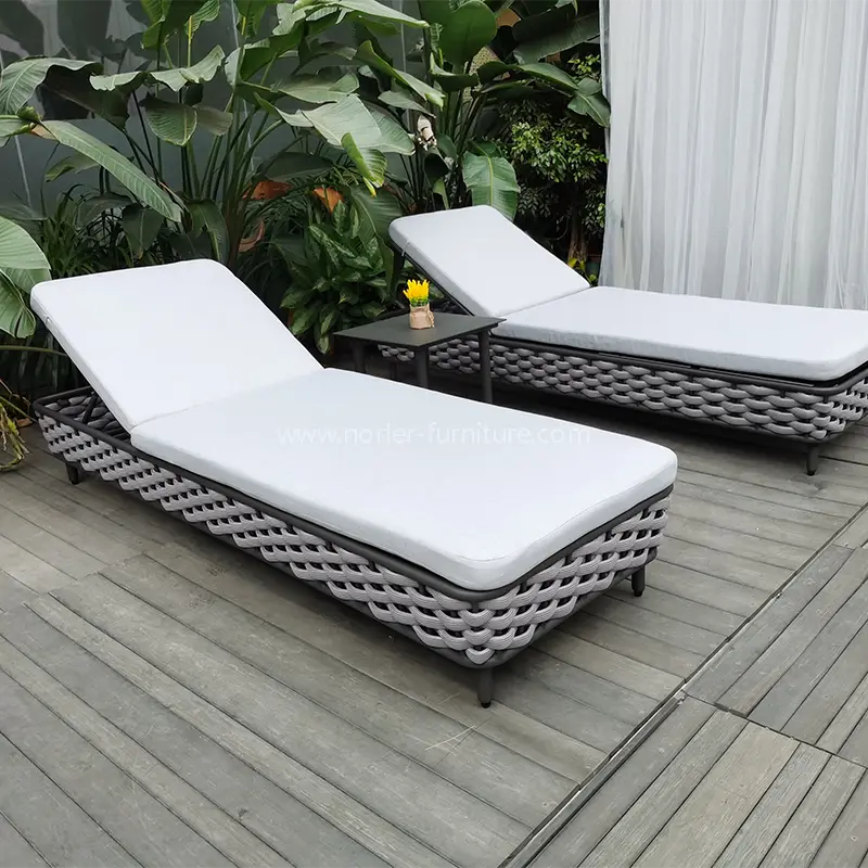 အပြင်ဘက်သက်ရှိ Rattan Weaving Sun Lounger